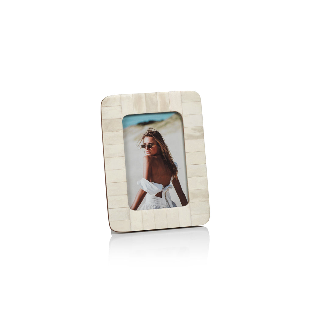 White Photo Frame with Rounded Corners - Image 3