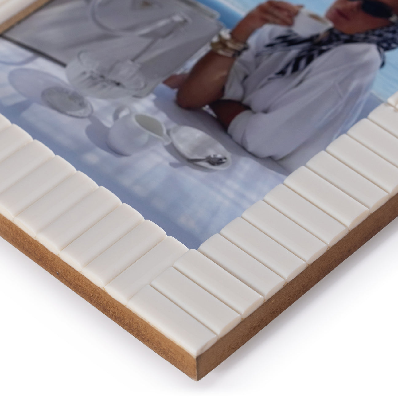 Ribbed Ivory Resin Photo Frame - Image 3
